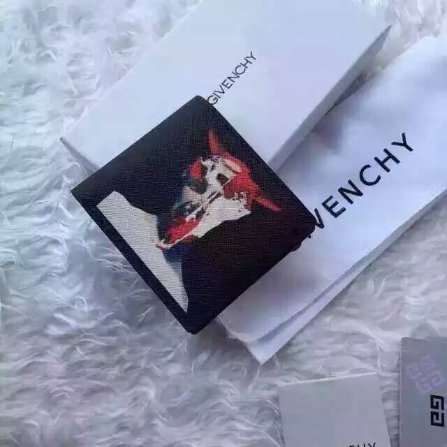 個性的なデザ 人気ブランドGivenchy 実物の写真 N品スーパーコピー代引き対応国内発送後払い安全必ず届く優良サイト